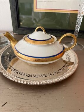 1920’s Pope Gosser Teapot and suagr stand